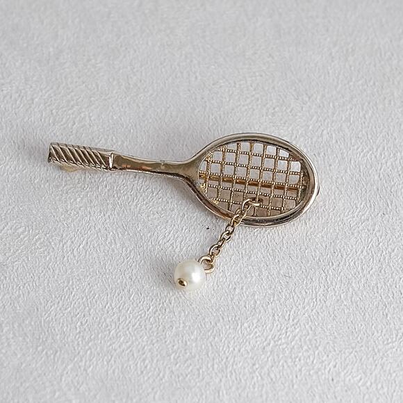 Vintage Avon Tennis Racket Pin Brooch Gold Tone Faux Pearl Ball Attached - Picture 1 of 5